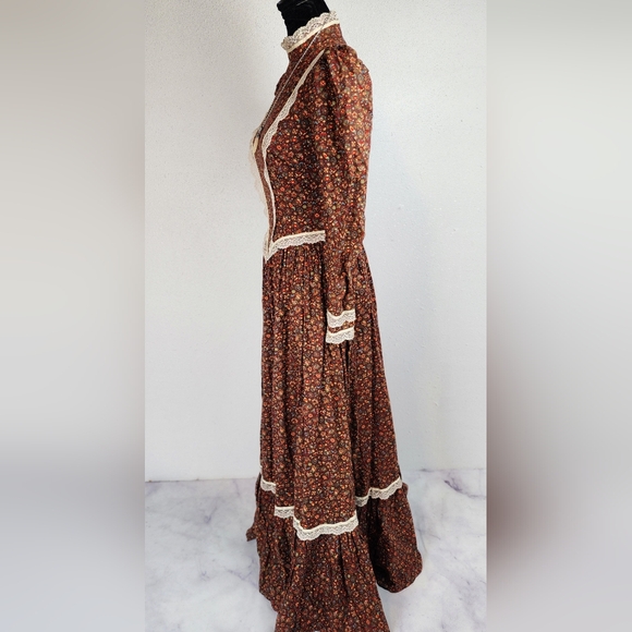 Hand crafted vintage 1970s Gunee Sax pattern Prarie cottagecore theater dress - Picture 8 of 16